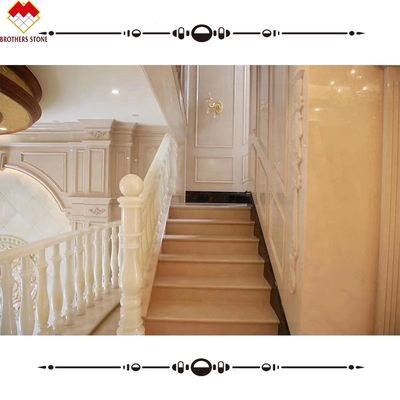 Standard- oder kundenspezifische Größe Weiß Onyx Marmor Alabaster Treppenbaluster für Luxushäuser