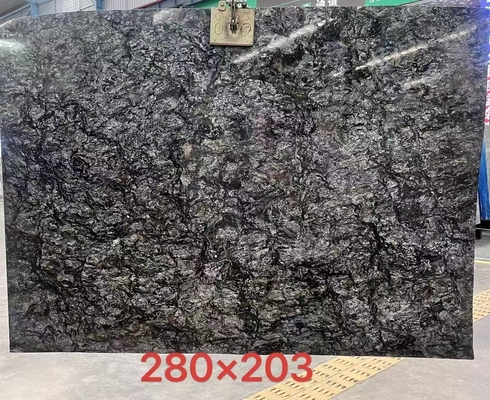 Brasilianische Naturgold-Schwarzgranit-Steinplatten für Arbeitsplatten und Tische CNF Handel