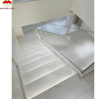 Moderne Design-Stil Gerade Treppe kundenspezifische Luxus-Künstliche Marmortreppe