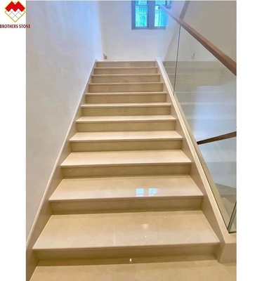 Innenraumcreme Beige Marmor rutschfeste geschwungene Treppen Fliesen für modernes Design