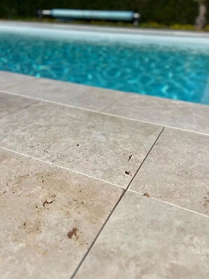 Moderner Design-Stil Natur Silber Travertin Stein Elfenbein Deckfliese für Poolboden