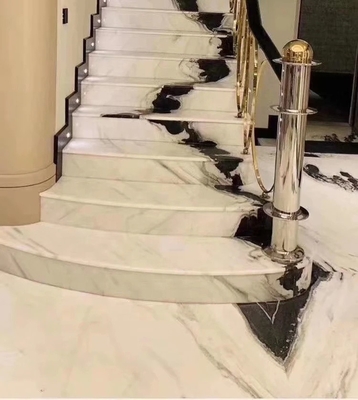 Innenräumlich geschliffene Naturstein-Spiraltreppe mit LED-Licht und rutschsicherem Design