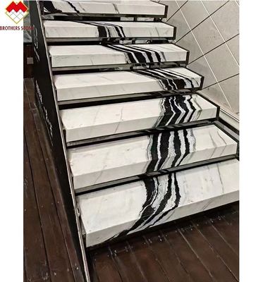 Innen Treppen-Schritt-Panel mit LED Panda Weißmarmor-Treads und Riser für Villa überprüft