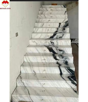 Marmorgelbelag Spirale Treppe mit Panda-weißen Marmortreppen und Steiger