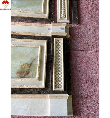 Große Platte Emperador Marmorwandplatte Design geschnitzte Säule für Creme Beige Marmorplatte