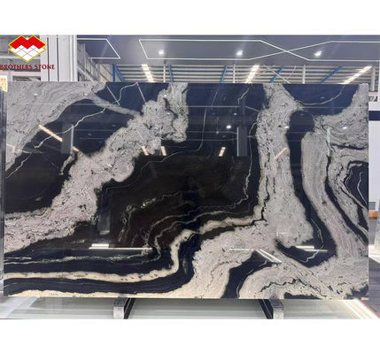 Moderne schwarze Küchentischplatte mit Schränken Stein Namen Tinte Impression Marmor Große Platte