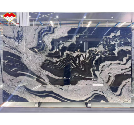 Moderne schwarze Küchentischplatte mit Schränken Stein Namen Tinte Impression Marmor Große Platte