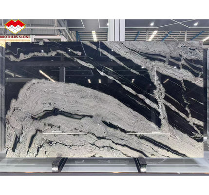 Moderne schwarze Küchentischplatte mit Schränken Stein Namen Tinte Impression Marmor Große Platte