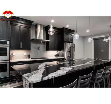 Moderne schwarze Küchentischplatte mit Schränken Stein Namen Tinte Impression Marmor Große Platte