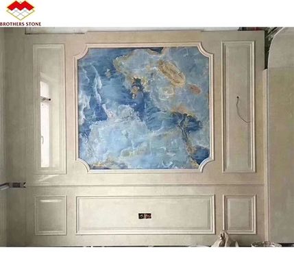 Natürliche durchsichtige blaue Onyx-Steinplatte für Fernsehgeräte Hintergrundwandplatte in goldenem Blau