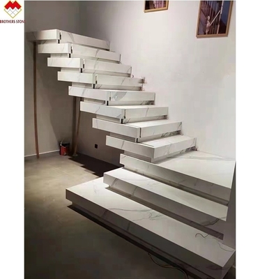 Persönliche Gestaltung poliert Calacatta weißer Marmor aussehen Porzellanfliesen Treppen matte gesinterte Steintreppen und Steiger