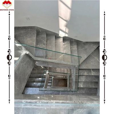 Graue Marmortreppen und Steiger mit polierter Oberfläche für interne gerade Treppen