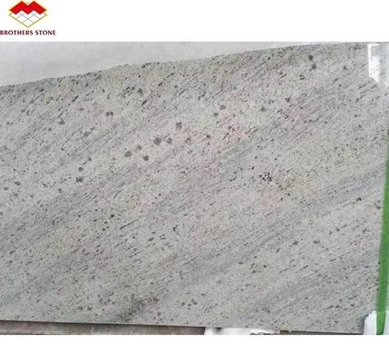 2700 kg/m3 Granitplatte Moderne indische Kaschmir Weiße Verkleidung Naturstein nach Maß geschnitten