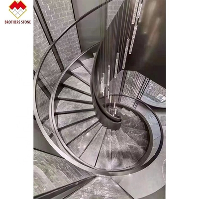 Europäisches Design Weißgrauer Korn Marmor geschnitzte Treppe Treppen und Treppenhalter Moderner Stil Gerade Stahl Dekorative Innenstufen