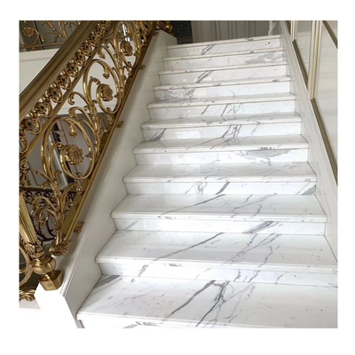 Moderne Innenarchitektur Multikolor Onyx Holz Ven Marmor Treppen mit Glasgeländer