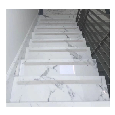 Moderne Innenarchitektur Multikolor Onyx Holz Ven Marmor Treppen mit Glasgeländer