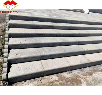 Außengranitplatte mit modernem Design und Granittreppen