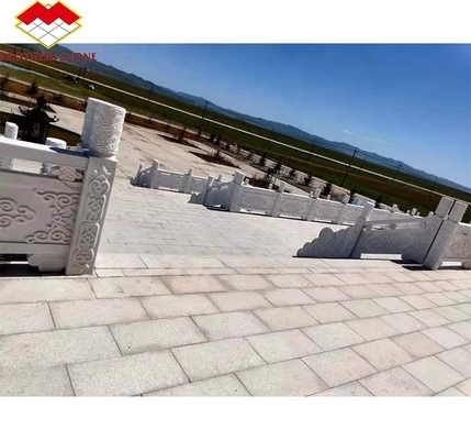Chinesische Granit Luxus Outdoor Weiß Granit Schnitt-zu-Größe Flammen-Slabs für Fußboden und Treppen