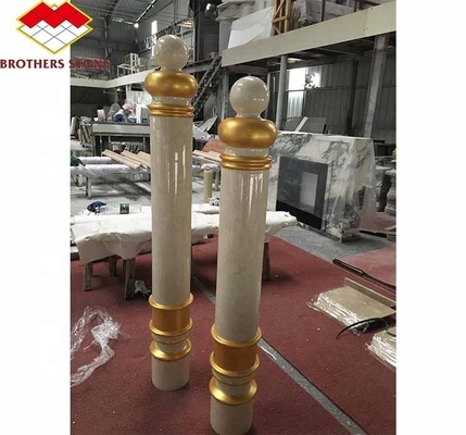 Moderne Onyx-Marmor-Säule aus poliertem Naturstein für Treppenpfeiler