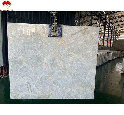 Durchsichtige Royal White Onyx Fliesen Große Felsplatten-Steinform mit 0,12% Wasserabsorption