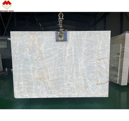 Durchsichtige Royal White Onyx Fliesen Große Felsplatten-Steinform mit 0,12% Wasserabsorption