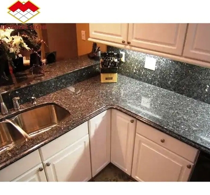 Granit-Schreibtische, perfekt für moderne Küchen, umgestaltet aus Stein.