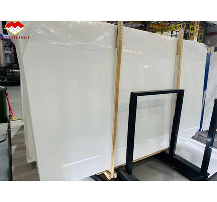 Polsterte italienische weiße Marmorfliese hochwertige venezianische weiße Marmor Größe für Bodengestaltung