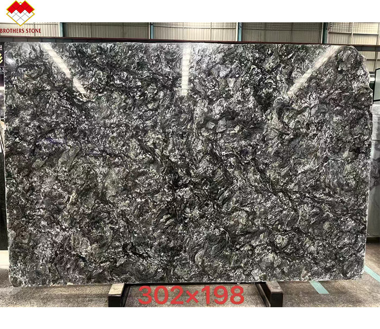Brasilianische Naturgold-Schwarzgranit-Steinplatten für Arbeitsplatten und Tische CNF Handel