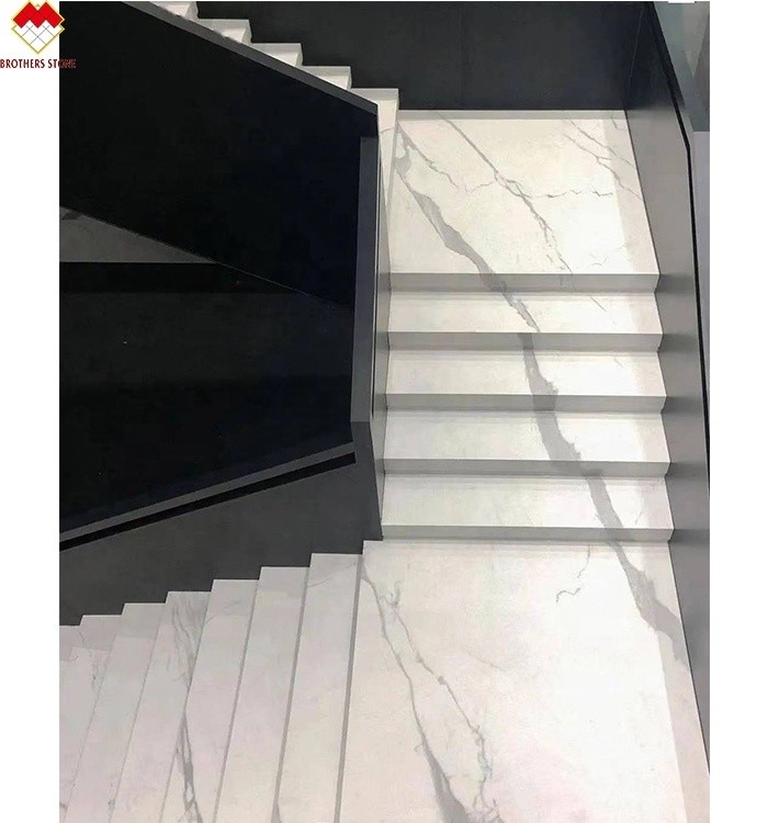 Persönliche Gestaltung poliert Calacatta weißer Marmor aussehen Porzellanfliesen Treppen matte gesinterte Steintreppen und Steiger