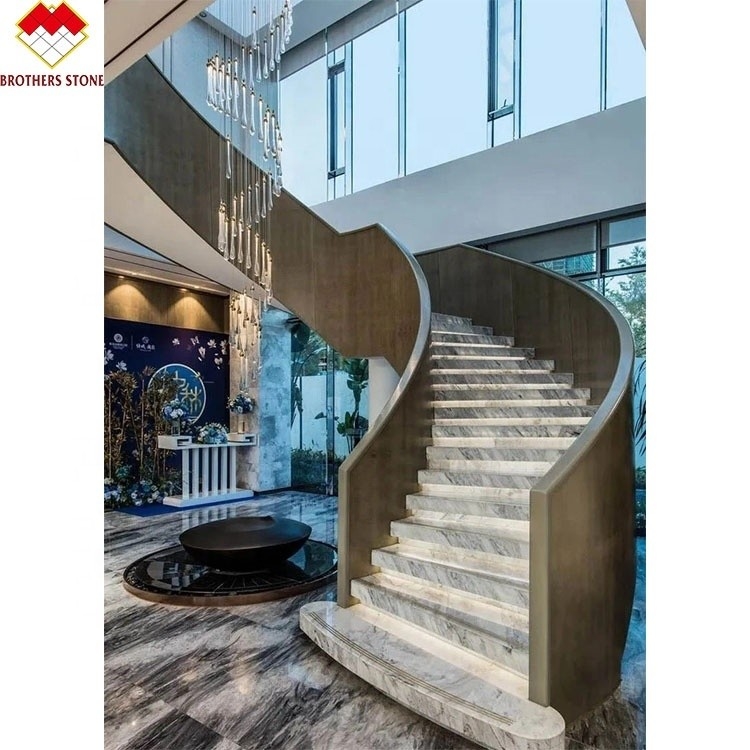 Europäisches Design Weißgrauer Korn Marmor geschnitzte Treppe Treppen und Treppenhalter Moderner Stil Gerade Stahl Dekorative Innenstufen
